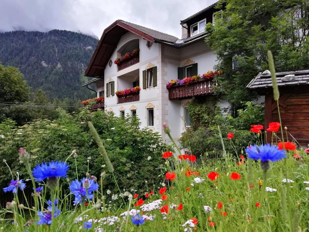 Hotel Holzer Sexten Exterior foto